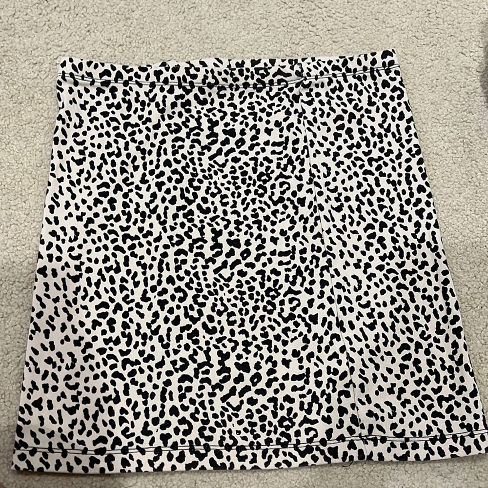 Leopard print mini skirt